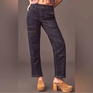 Anthropoligie Pilcro The Wanderer Mid Rise Relaxed Dark Wash Jeans, Size 25